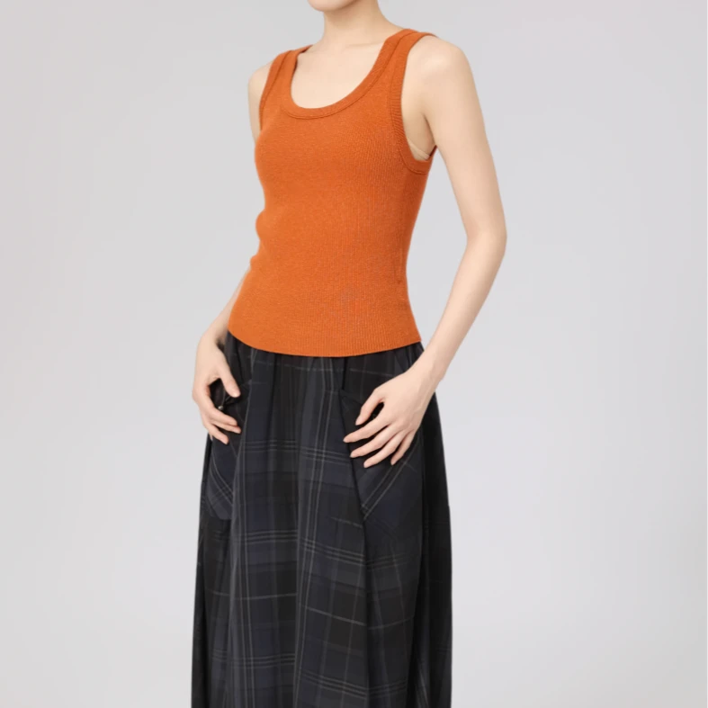 AMASS/阿玛施早春时尚质感打底吊带简约领羊毛保暖背心女装538074