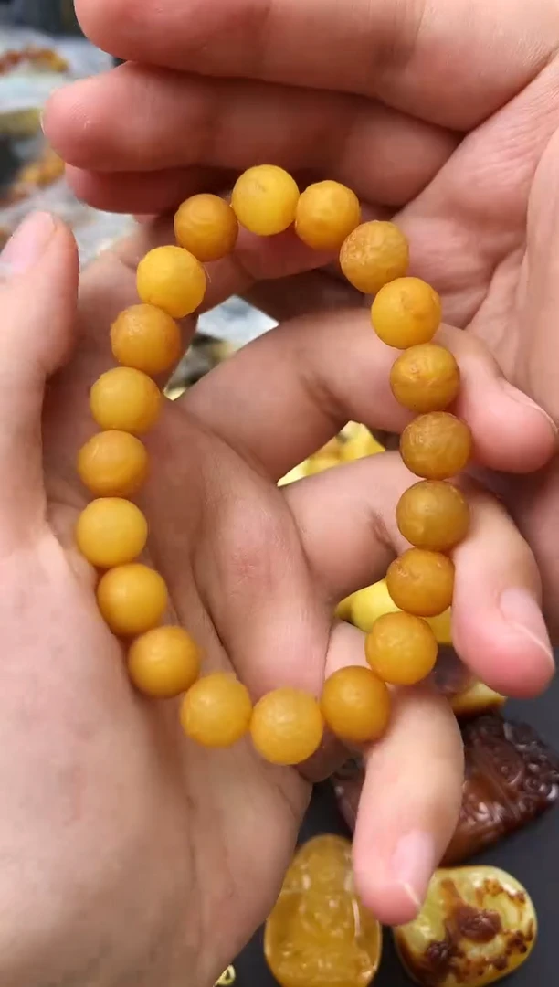 未镶嵌琥珀珠宝奇石153