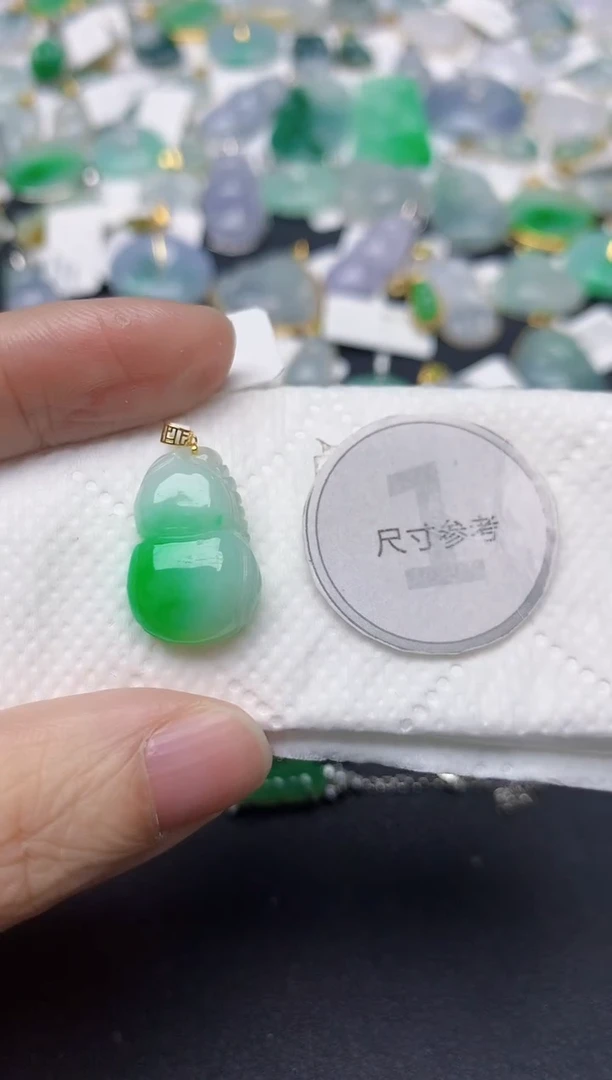 颈饰18K金镶嵌翡翠天然缅甸A货翡翠