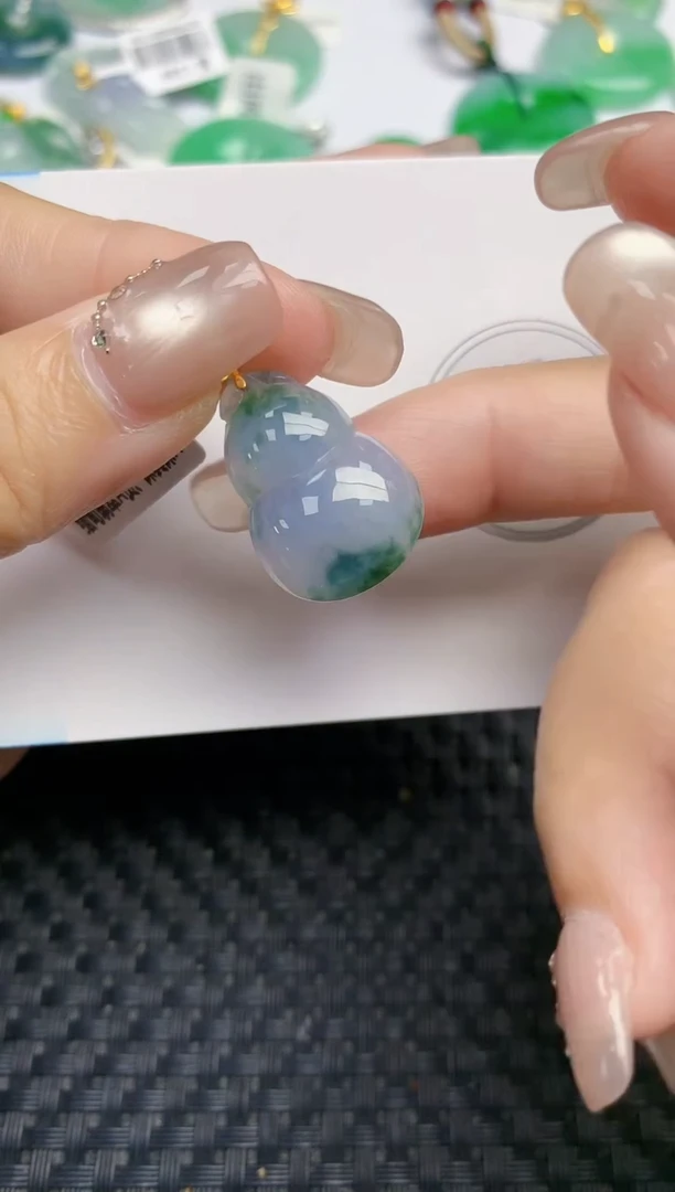 颈饰18K金镶嵌翡翠 天然缅甸A货翡翠百元以上9元证书费自理