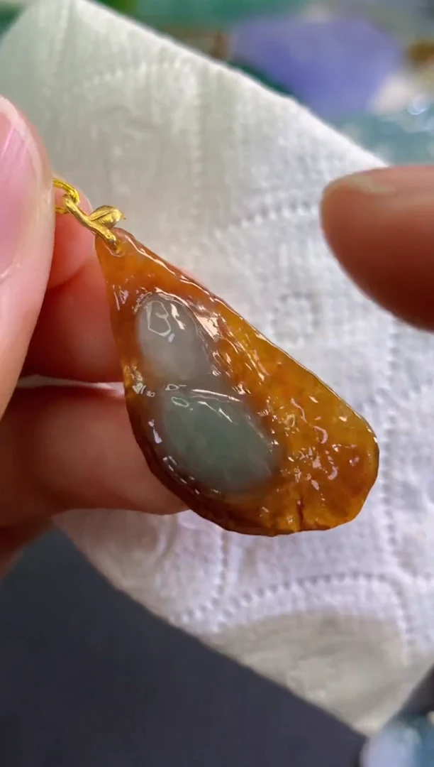 翡翠未镶嵌吊坠(不含链)243