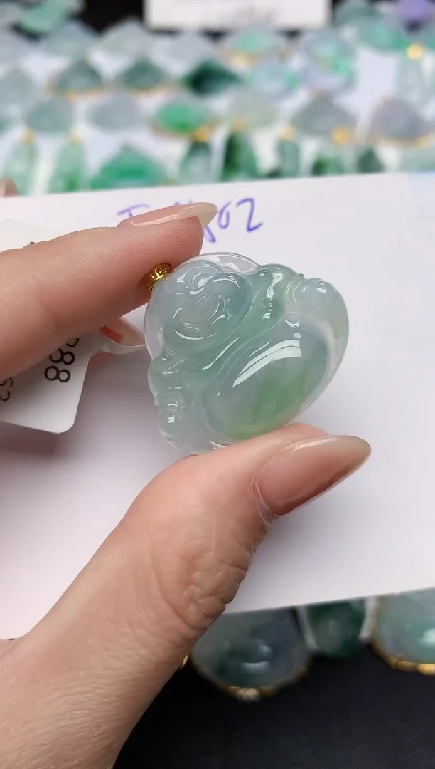 颈饰18K金镶嵌翡翠 天然缅甸A货翡翠百元以上9元证书费自理