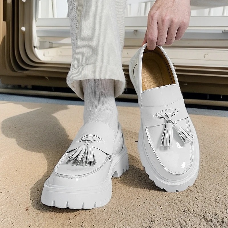 男士一脚蹬流苏圆头时尚休闲乐福皮鞋英伦风厚底白色影楼拍摄婚鞋