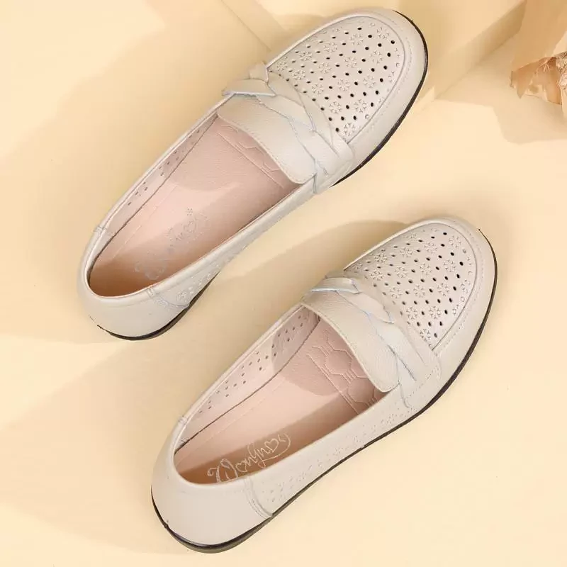 中年妈妈凉鞋女夏季镂空包头洞洞鞋真皮软中老年民族风软底洞洞鞋