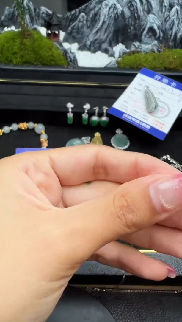 套链18K金镶嵌翡翠勿拍