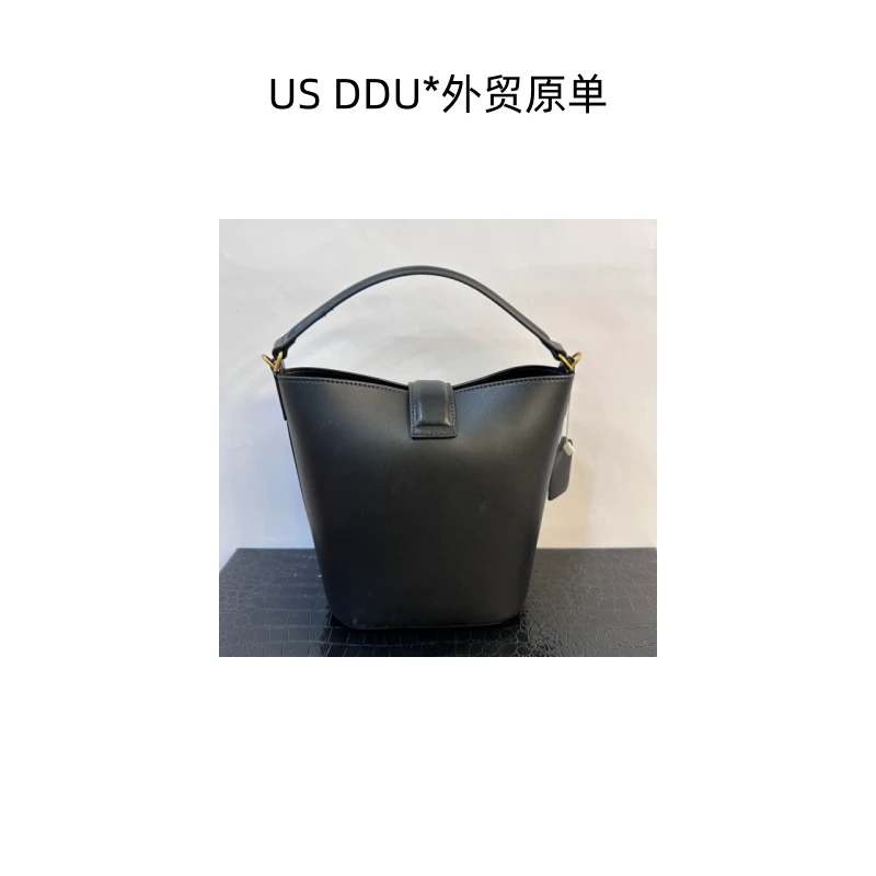 A233凯 黑色翻盖水桶手提包6059/D035