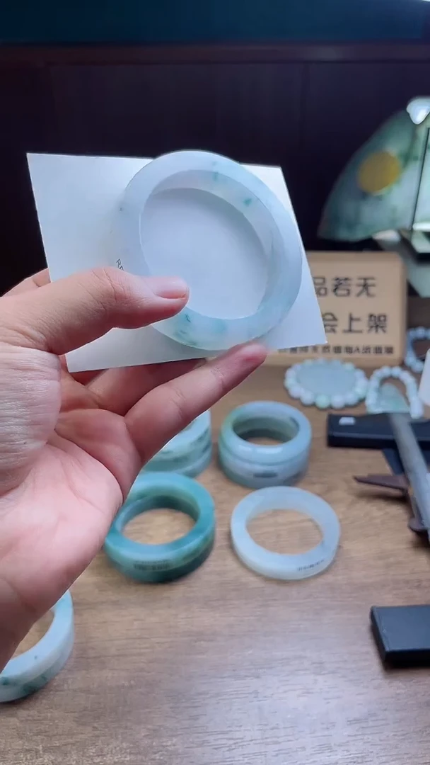 定制翡翠手镯未镶嵌定制