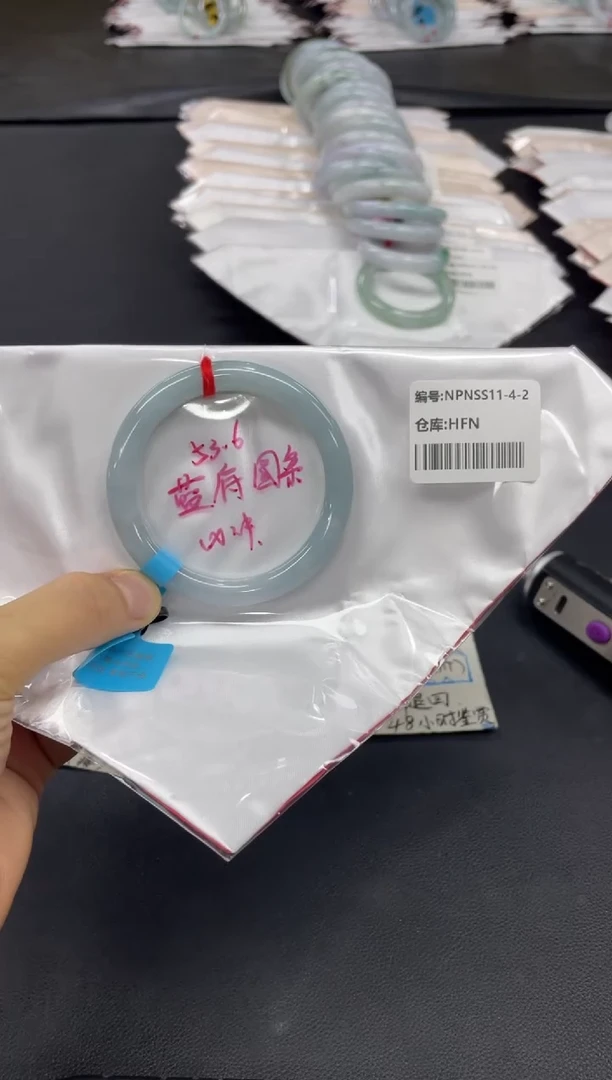 未镶嵌手镯翡翠翡翠手镯