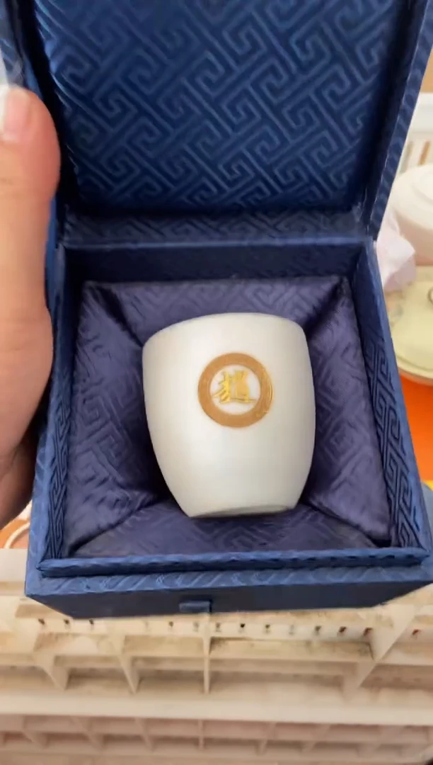 无运费险有瑕疵的摄影的产品有使用过的痕迹有点脏介意勿拍