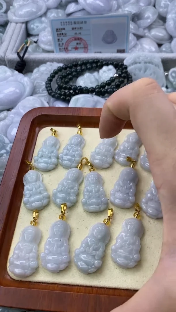 翡翠未镶嵌颈饰缅甸A货翡翠0BG