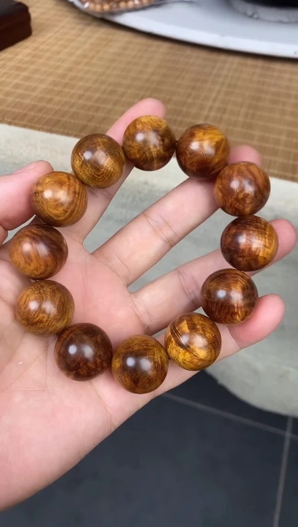 紫檀木类端景台越黄瘤疤手串