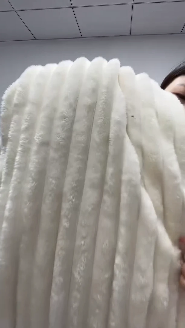 法兰绒1.8X2毯子