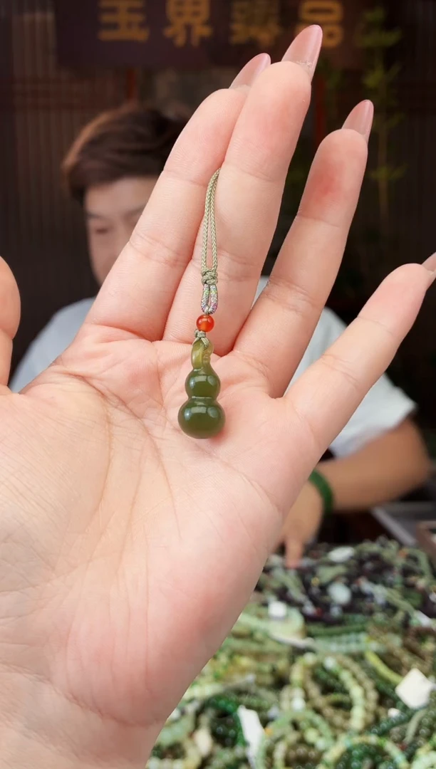 和田玉未镶嵌颈饰拍一发一