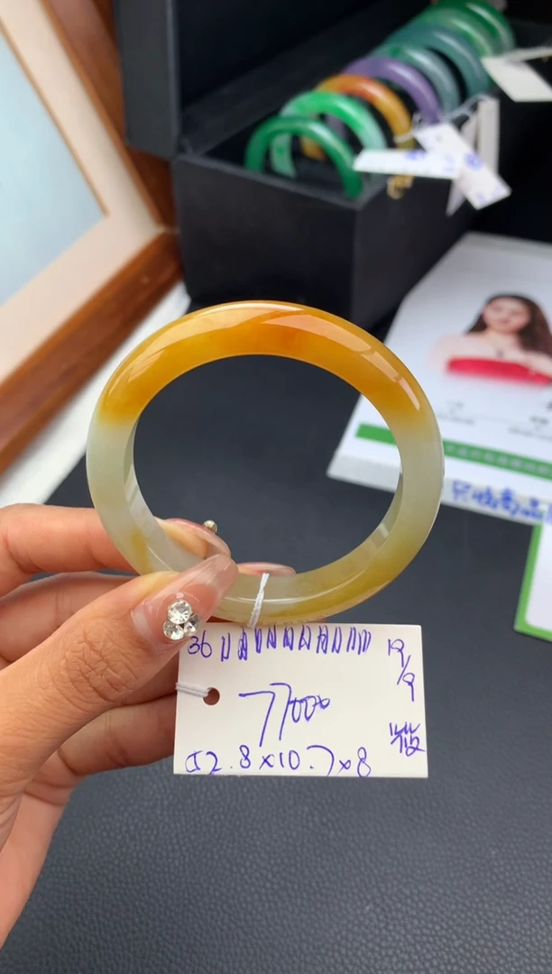 未镶嵌手镯翡翠手镯