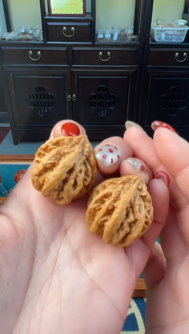 【闪购商品】文玩核桃把件秋子霸王粗筋