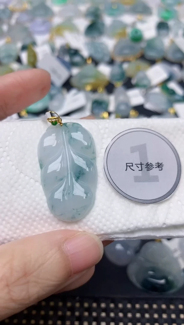 颈饰18K金镶嵌翡翠天然缅甸A货翡翠