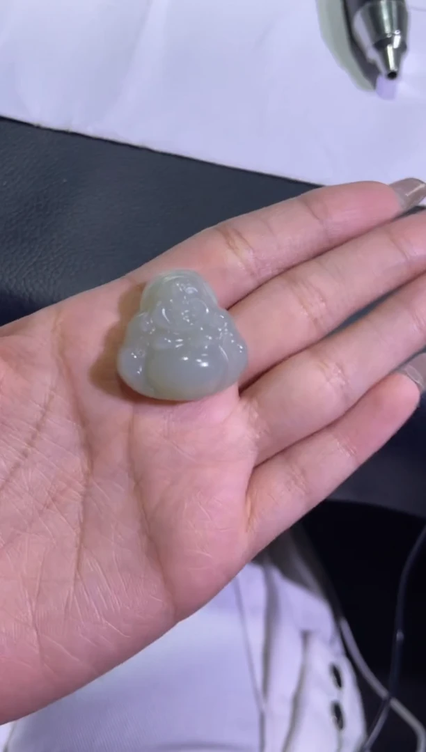 吊坠(赠链)未镶嵌和田玉近矿高清白宝宝佛（产地直发）