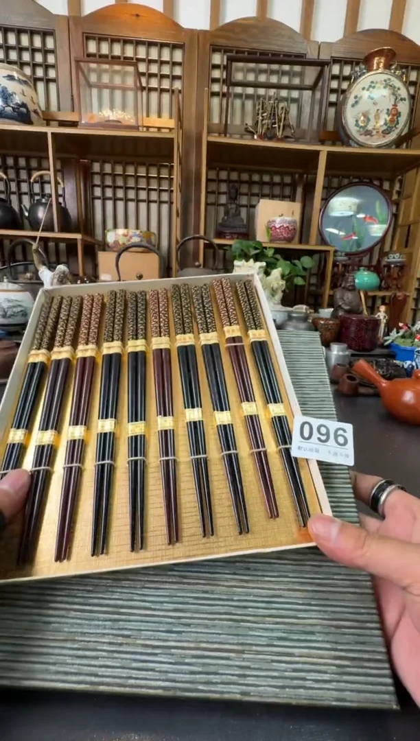 摆件  注意：回流商品，默认有瑕，不退不换。