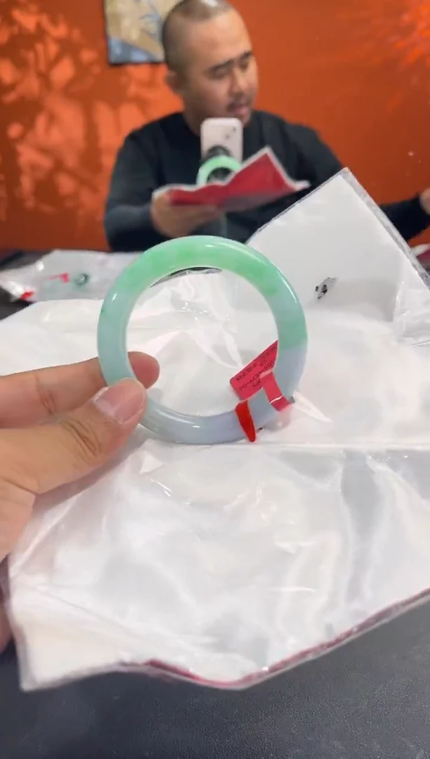 未镶嵌手镯翡翠M****_1