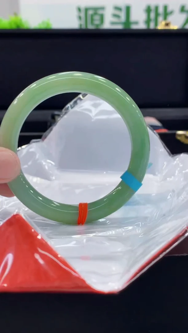 未镶嵌手镯翡翠翡翠手镯