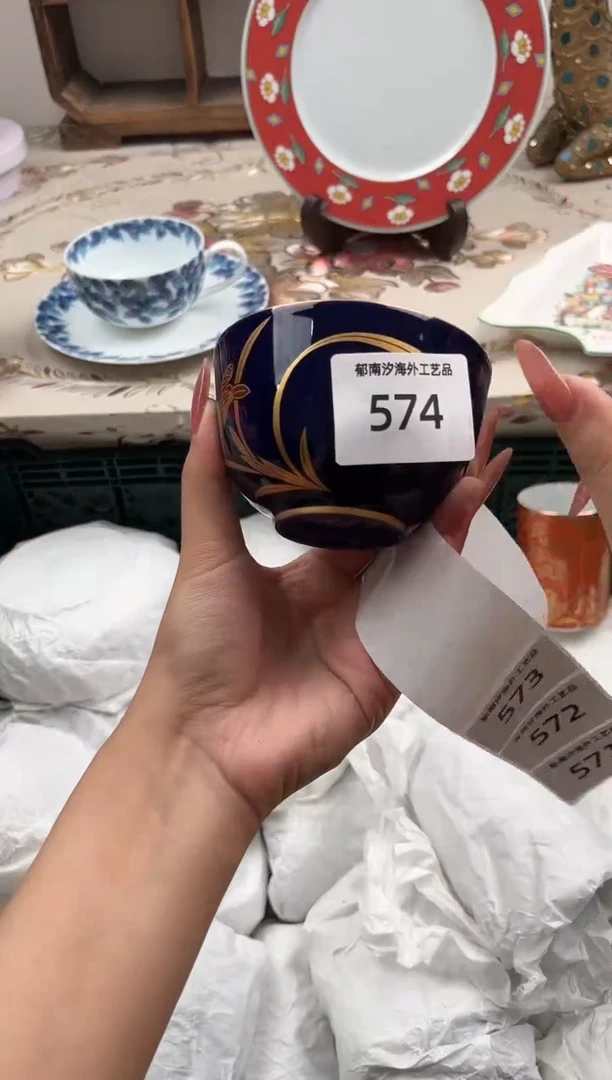 瓷片N****舅A         574