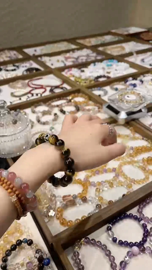 紫晶摆件未镶嵌虎眼石银曜石孤品款