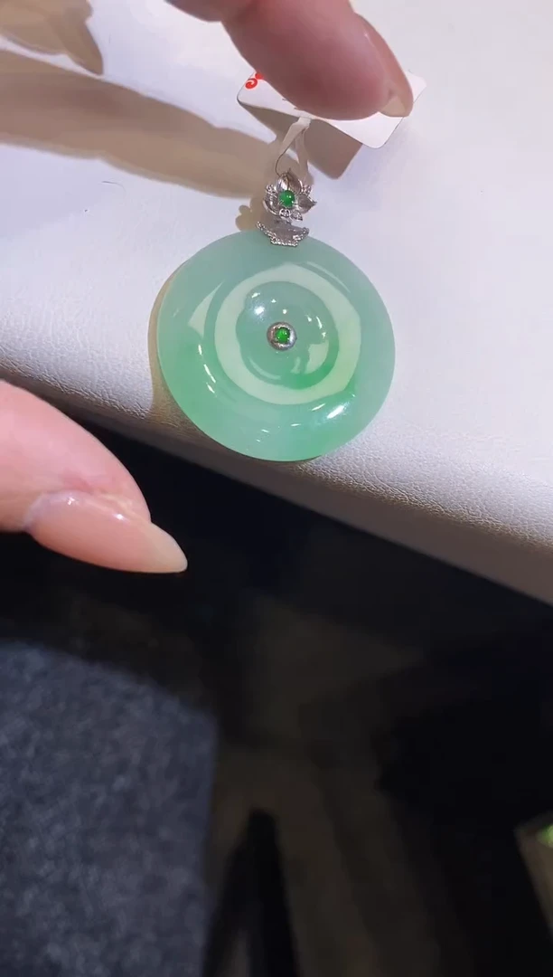 吊坠(不含链)18K金镶嵌翡翠平安扣