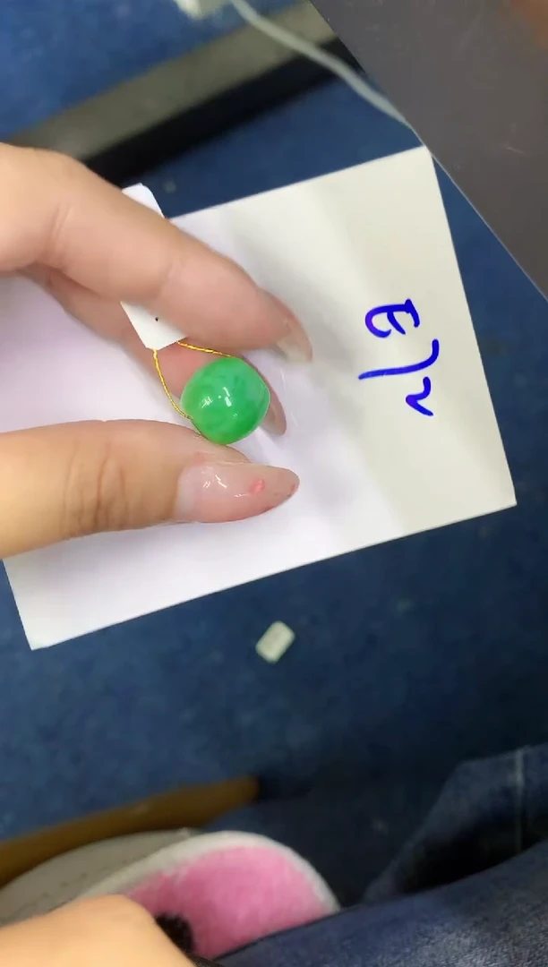 翡翠未镶嵌颈饰缅甸天然翡翠A货