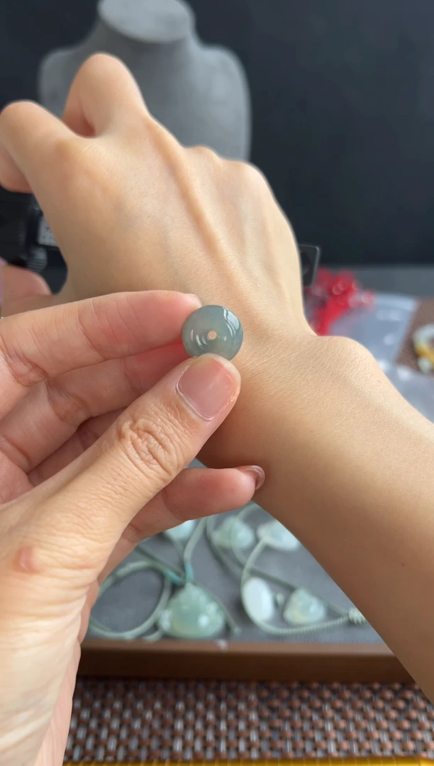翡翠未镶嵌颈饰824买断