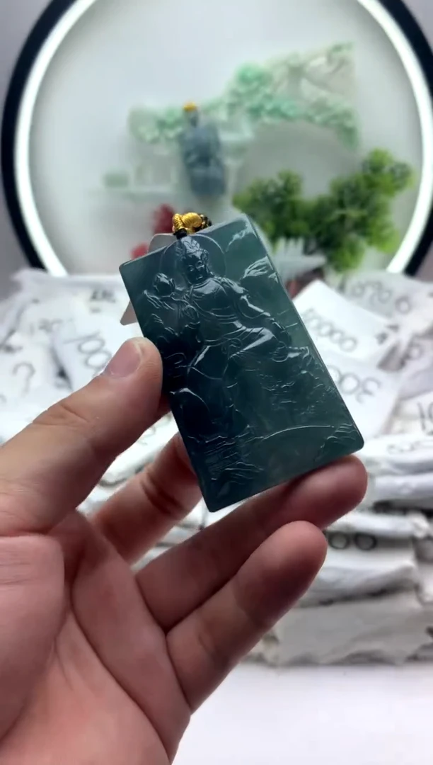 翡翠未镶嵌颈饰文殊