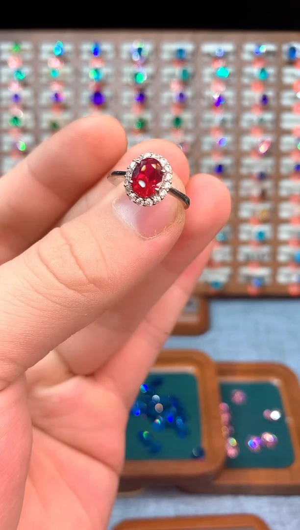 银S925镶嵌戒指红宝石......