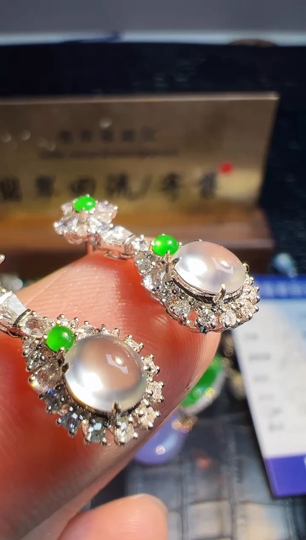 【闪购商品】翡翠耳饰18K金镶嵌翡翠回流