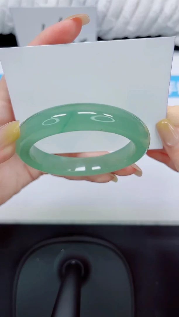 石英质玉手镯未镶嵌100