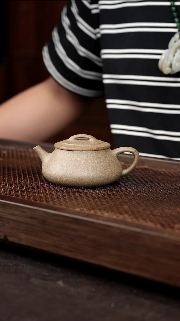 茶壶紫砂青降坡云瓢{封釉}