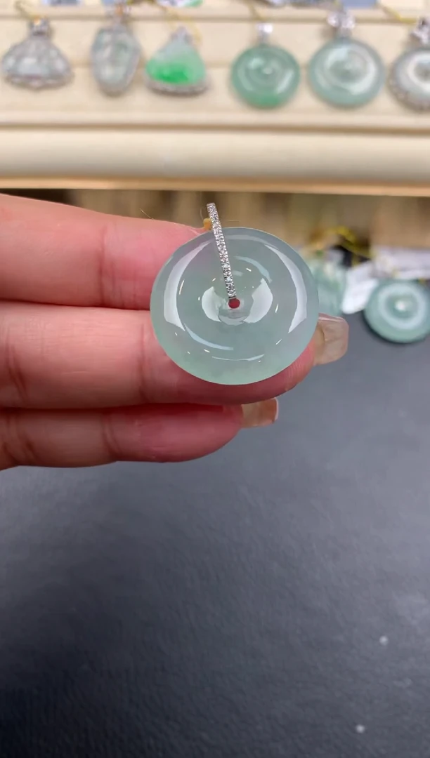 【闪购商品】翡翠颈饰18K金镶嵌D329