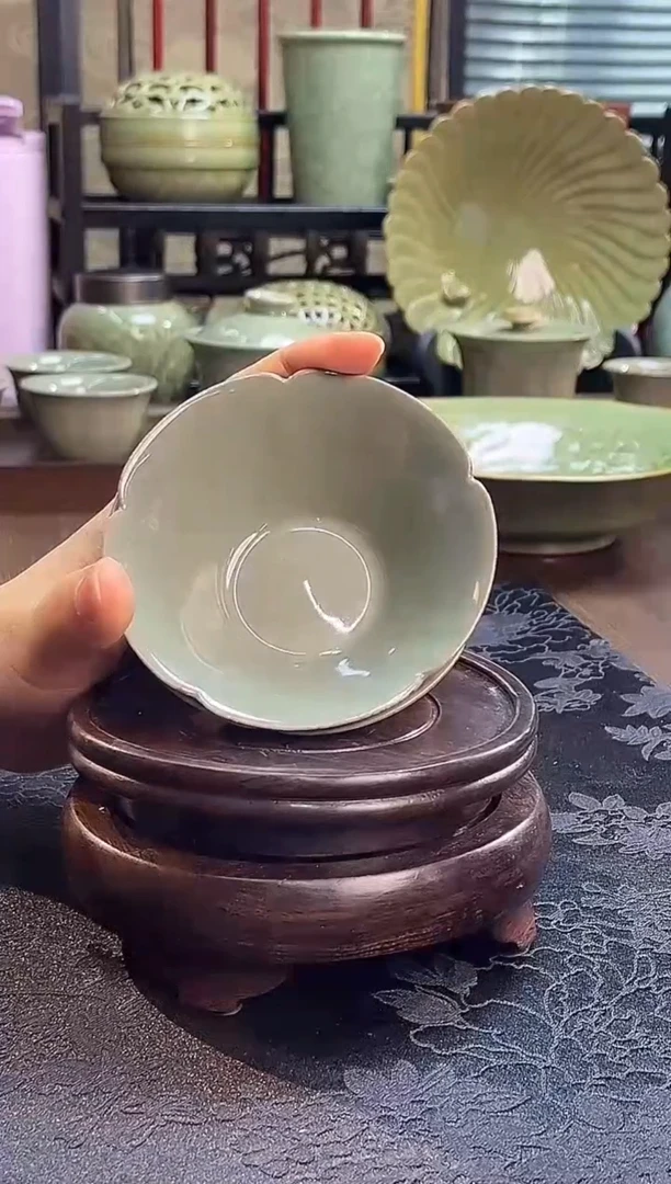 耀州窑五瓣葵口花形盏