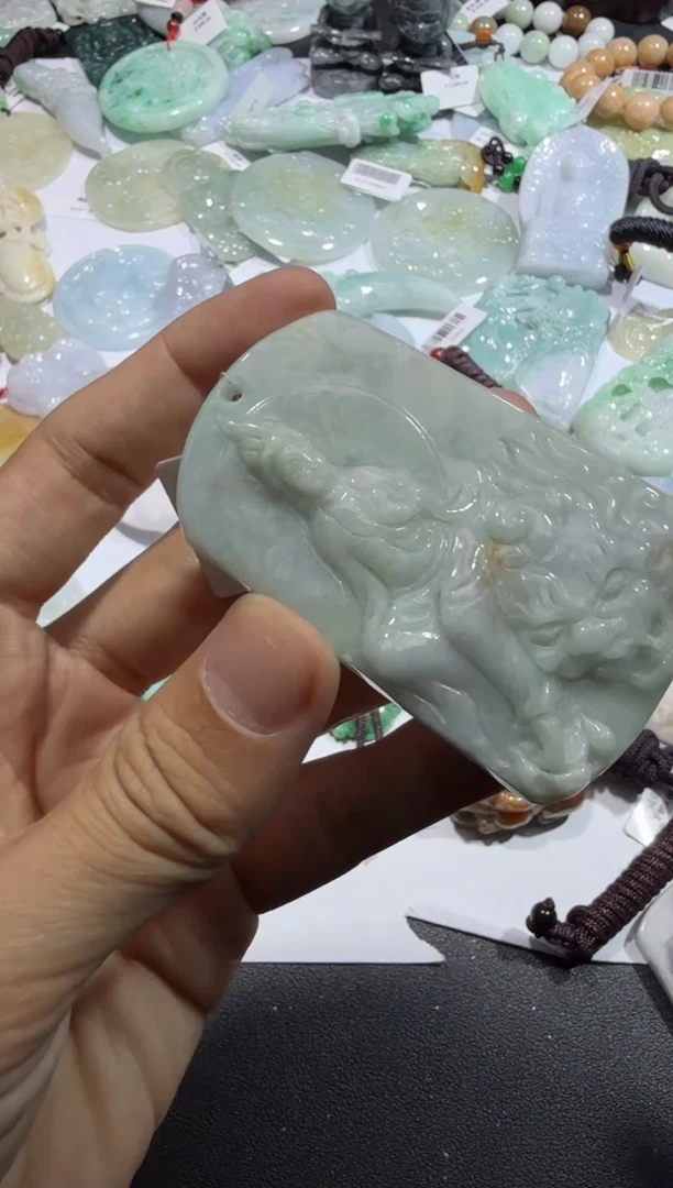 【闪购商品】翡翠颈饰未镶嵌00005388