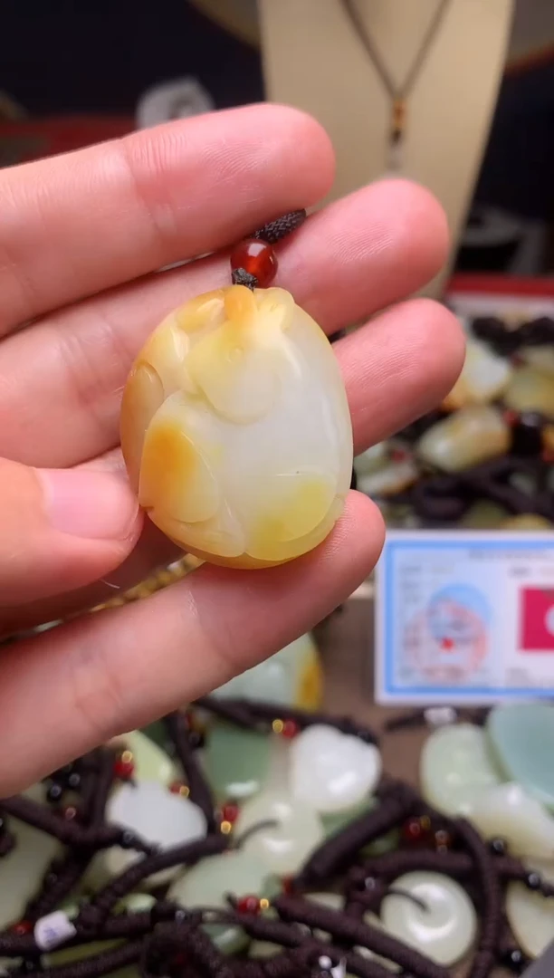 颈饰未镶嵌和田玉新疆料青海料清水和田玉吊坠