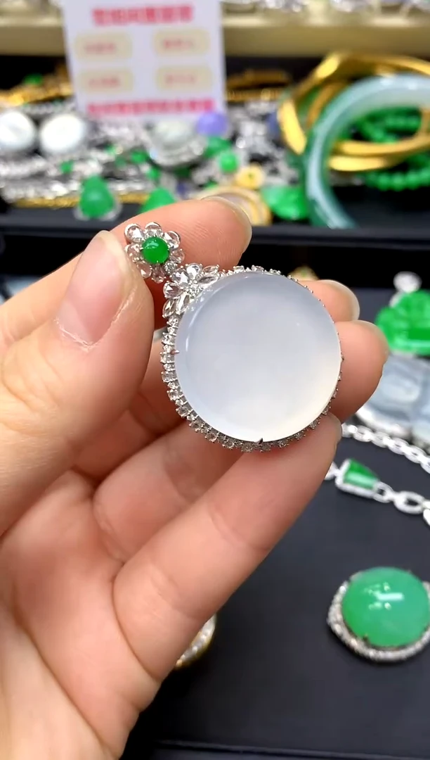 颈饰18K金镶嵌翡翠381-中国好珍宝