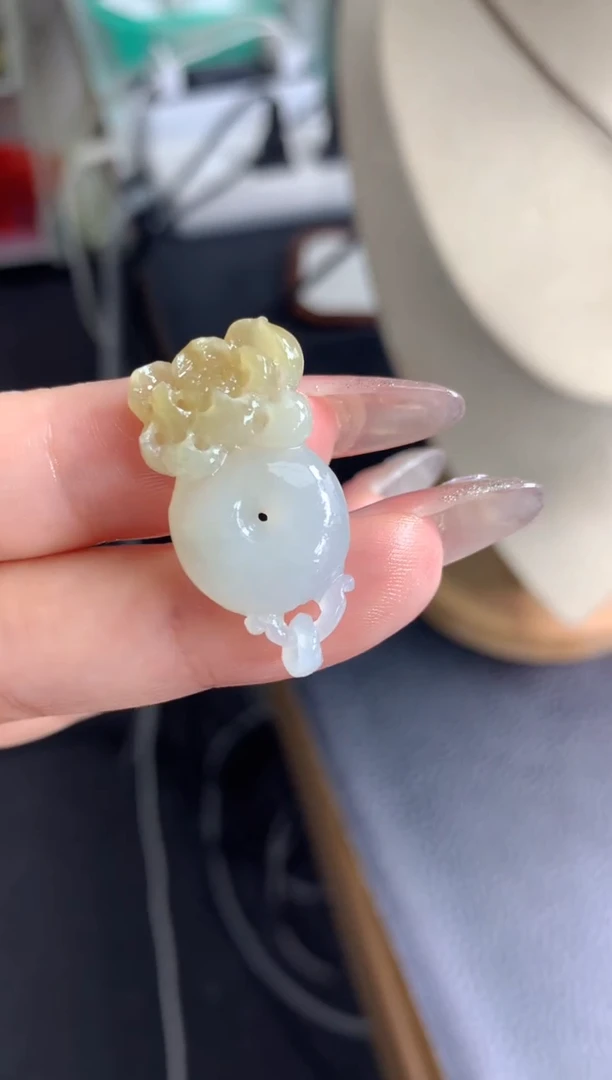 定制翡翠未镶嵌莲花扣