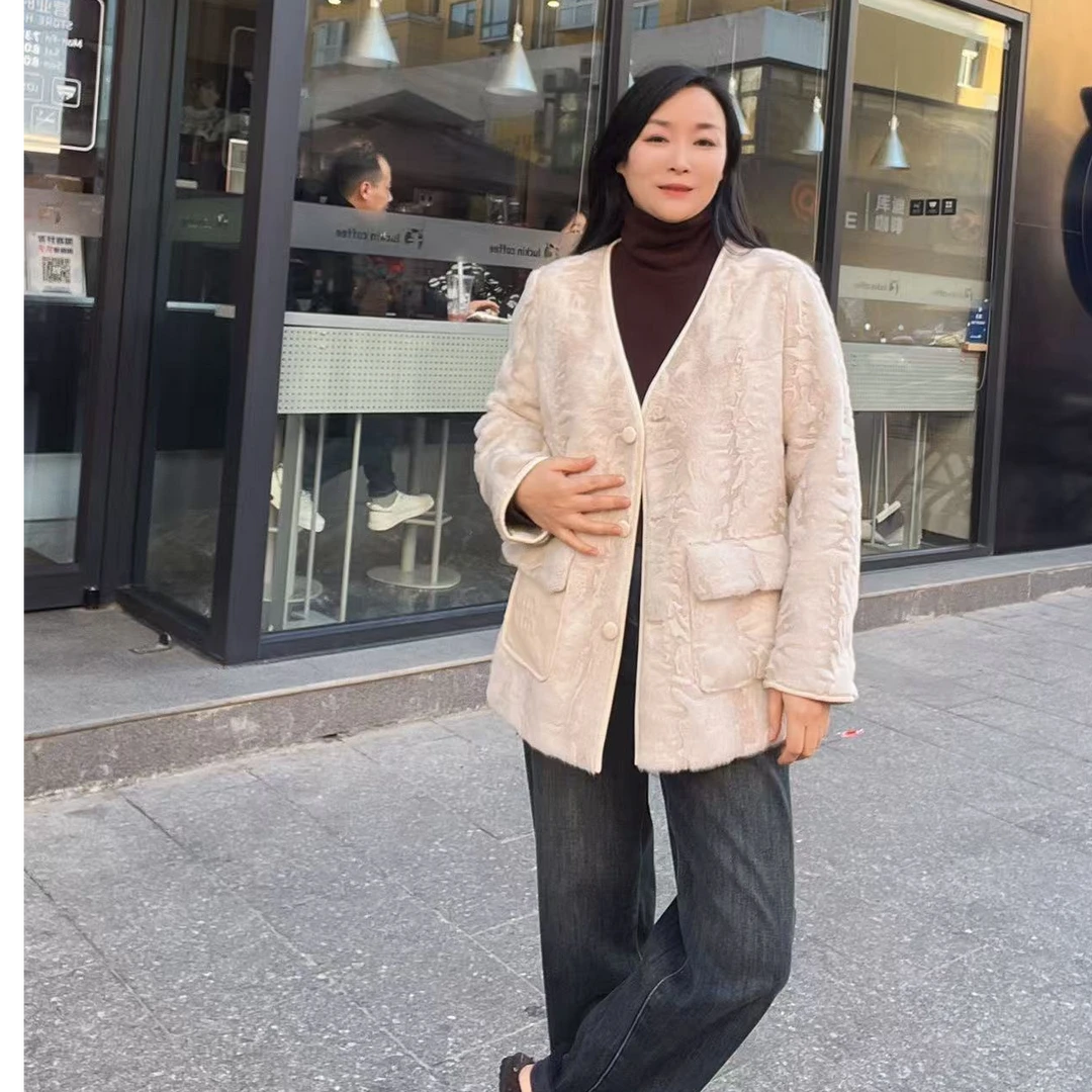 V领女单排扣短外套大衣女士短款女装气质小香风休闲