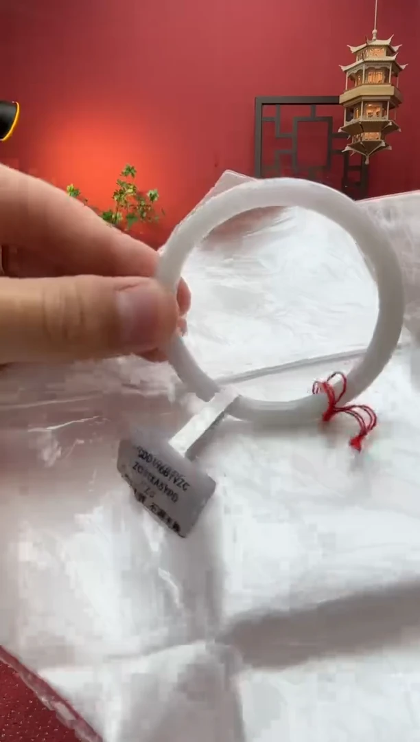 未镶嵌手镯（圆镯）翡翠翡翠手镯16