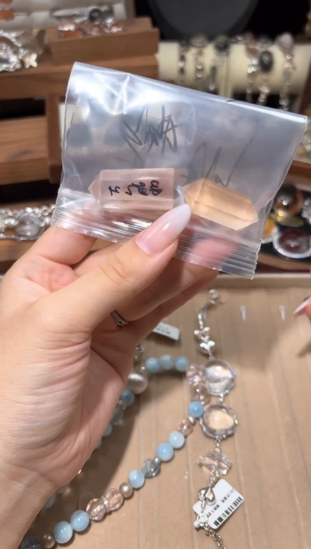 银S925镶嵌手链水晶薇****y兔毛双肩