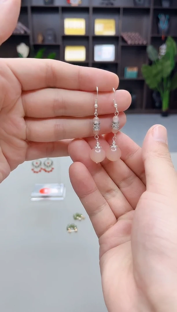 银S925镶嵌耳饰玛瑙/玉髓338000