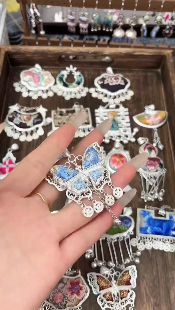 织绣大*?民族风非遗老绣苗银饰品592