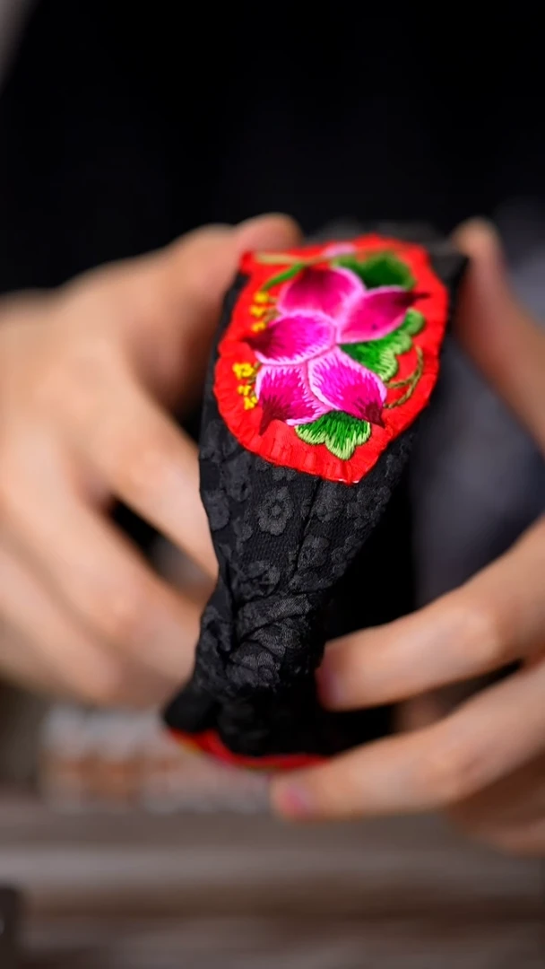 刺绣黔东南苗族刺绣A22