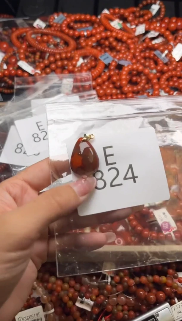 南红玛瑙未镶嵌珠宝奇石E824