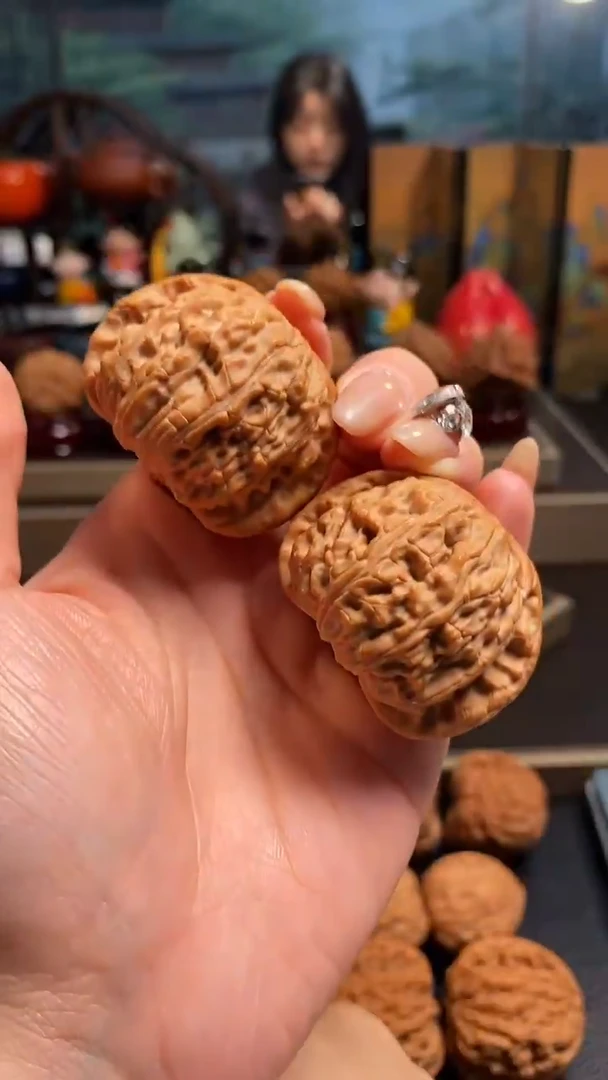 【闪购商品】文玩核桃把件D 527白狮子44尺