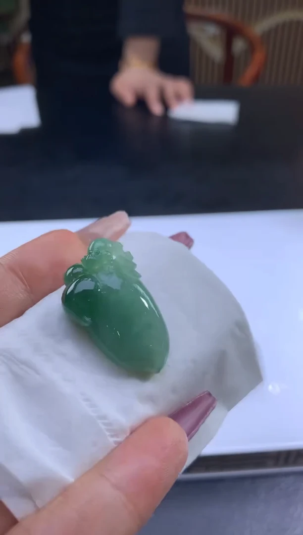 未镶嵌定制翡翠m**o翡翠