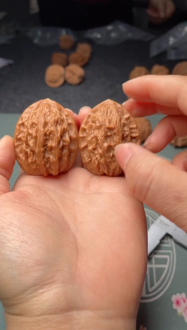 把件文玩核桃w94  大红袍 39尺